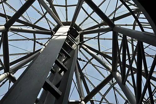 Blick auf den Reinoldipylon aus dem Inneren der Station