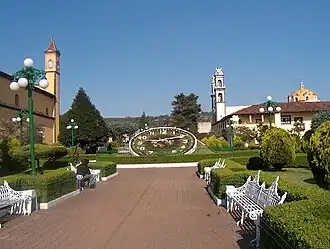 Zacatlán – Parque Central mit Blumenuhr