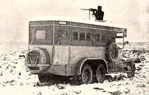 Renault Type OX, Omnibus-Ausführung für die Sahara, aufmontiertes MG
