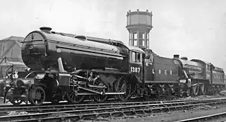 Die K3 1387 der LNER 1939 in York, dahinter eine D49