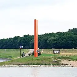 Die Skulptur Rheinorange
