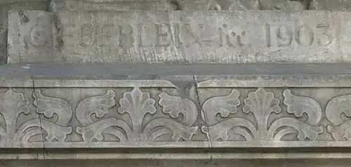 G. Eberlein fec. 1903 – Gravur des Bildhauers Gustav Eberlein am Wagnerdenkmal in Berlin