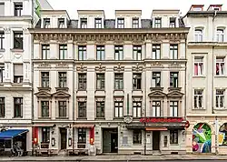 Mehrfamilienhaus der Gründerzeit (1876 erbaut), Riemannstr.&nbsp;42 in Leipzig, Foto&nbsp;(2021)