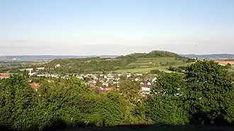 Blick auf Roßberg und Roßdorf vom Rehberg (2020)