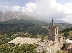Kirche Santa Maria delle Grazie mit dem Majella-Massiv