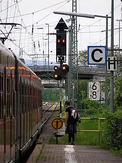 Eingeschaltetes Ersatzsignal an einem H/V-Lichthauptsignal