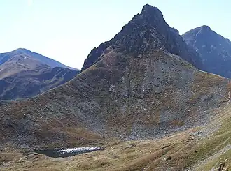 Der Ostrý Roháč mit dem Bergsee Vyšné Jamnícke pleso