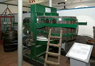 Kelter mit 2 Körben