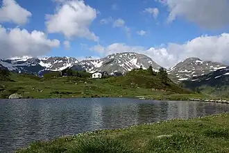 Rotelsee mit Galehorn und Magehorn (rechts)