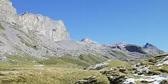 Blick auf den Rotsandnollen (Bildmitte) von Süden, links der Barglen, rechts das Schwarzhorn