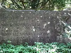 Rudolf Bindschedler-Robert (1915–1991) Jurist, Hochschullehrer, Botschafter, Oberst. Maria Bindschedler (1920–2006) Mediävistin, Dekanin. Rudolf Gottfried Bindschedler-Laufer (1883–1947) Bankier. Mary Bindschedler-Laufer (1886–1978). Grab, Friedhof Enzenbühl, Zürich