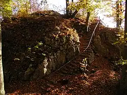 Treppe zum Felsplateau