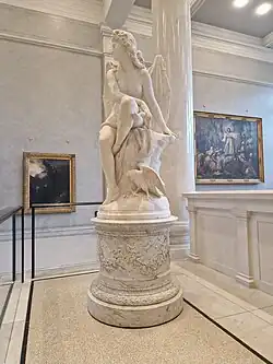 Rundsockel (Rundara) mit Skulptur in der Alten Nationalgalerie, Berlin