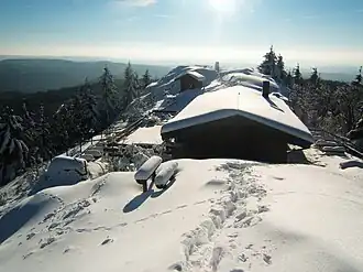 Blick auf Ruppberghütte und den Hauptgipfel