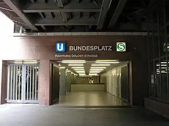 Kombinierter Eingang zur S- und U-Bahn