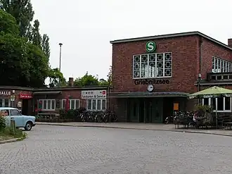 Empfangsgebäude, 2005