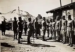 Kaiser Karl I. beim Truppenbesuch im Lempruchlager