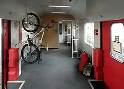 Gepäckraum mit Fahrrad