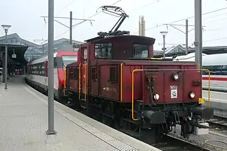 Ee 3/3II 16512 aus der SNCF-Serie im Bahnhof Basel SBB