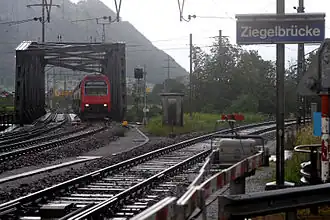 Bahnhof Ziegelbrücke mit einer einfahrenden S2