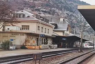 Altes Buffet- und Bahnhofgebäude Bahnseite (2003)