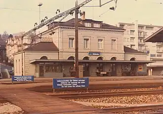 Bahnhofs­gebäude, Gleis­seite (1980)