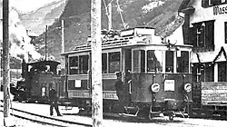 CFe 2/2 im Jahr 1912. Im Hintergrund HG 2/3 der ASt, die als Baulokomotive eingesetzt wurde
