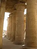 Papyrussäulen mit Basen (Ramesseum, Theben-West)