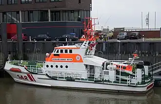 Die HERMANN RUDOLF MEYER am Anleger vor der Lotsenstation Alter Vorhafen