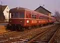 VT 103 der SWEG im Bahnhof Odenheim (1990)