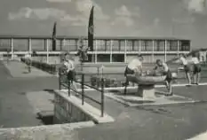 Brunnen in der Mitte des Sportparks