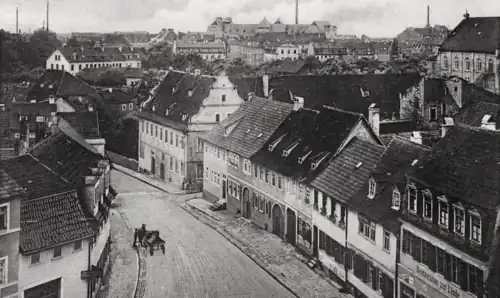 Lebküchnerhaus mit Weinkellerei (Mitte). Blick vom Zeughausplatz Richtung Hadergasse