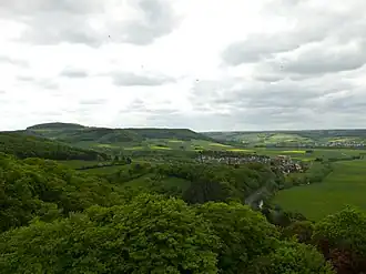 Der Sodenberg, Saaletal mit Untereschenbach und Diebach