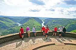Besucher auf der Besucherterrasse