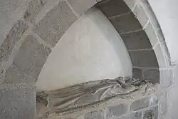 Wandnischengrab mit der Liegefigur einer Dame der Familie Pontual, 13.&nbsp;Jahrhundert