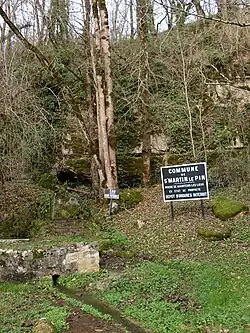 Quelle unterhalb von Ribeyrolles in Kalken des Unterbajocs