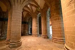 Spätgotische Rundpfeiler am Mont Saint Michel
