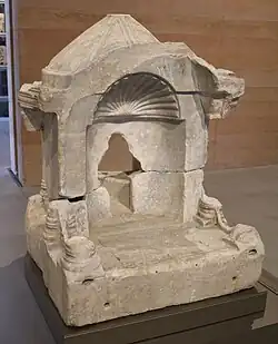 Nachbildung des Grab Jesu in Jerusalem. Marmor aus den Pyrenäen, 5. Jh.