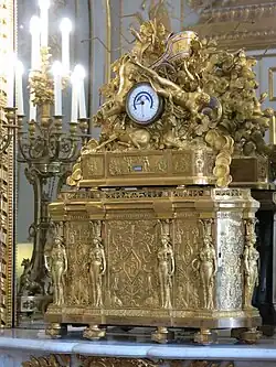 Pendule im Élysée-Palast