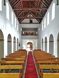 Mittelschiff mit Blick Richtung Orgel
