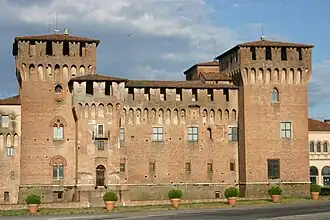 Castello di San Giorgio, einst als imposanter Wehrbau errichtet und später in den Palazzo Ducale integriert