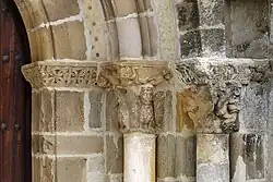 Kapitelle am Südportal