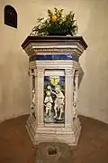 Taufbecken der Kirche San Leolino in Rignano sull'Arno