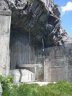 15-cm-Geschütz in Feuerstellung