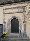 Romanisches Portal an der ehem. Försterei (Burggaststätte)