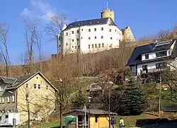 Blick von der Bahnhofsstraße zur Burg