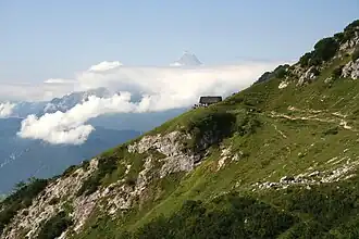Scheibenkaser mit Watzmann im Hintergrund