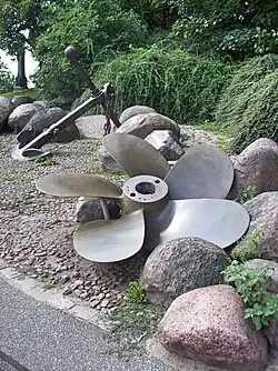 Schiffs­schraube am Weg