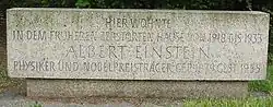 Gedenkstein für Albert Einstein, Haberlandstraße&nbsp;8 (früher Nr. 5)