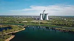 Luftbild mit Kraftwerk und Talbrücke